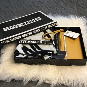 Steve Madden Black and White Scarf Set